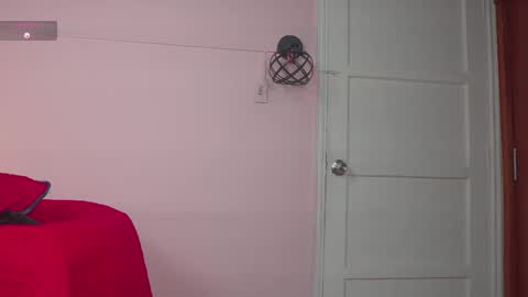 Snapshot of yahaira_26 chatting on 12/18/25, 12:49 petronila online show from 12/18/25, 12:49