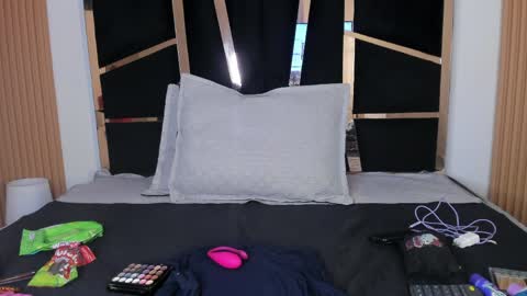 Yahaira online show from 04/12/26, 02:33