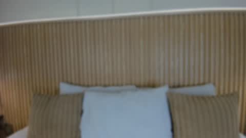 Yalezka online show from 05/20/26, 04:07