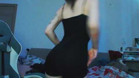 Snapshot of yamilean chatting on 02/03/25, 11:47 Yami online show from 02/03/25, 11:47