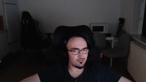 Snapshot of yamillamal157 chatting on 12/17/25, 07:20 YamilLamal online show from 12/17/25, 07:20