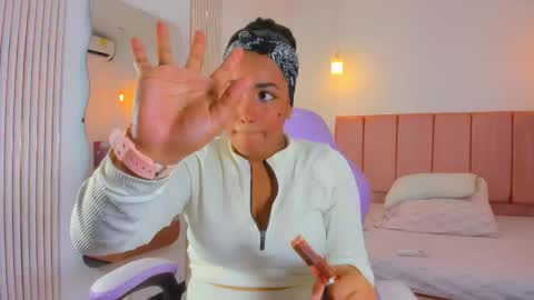 Snapshot of yamirawalker chatting on 01/12/26, 07:52 Naomi online show from 01/12/26, 07:52