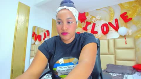 Snapshot of yamirawalker chatting on 02/16/26, 07:43 Naomi online show from 02/16/26, 07:43