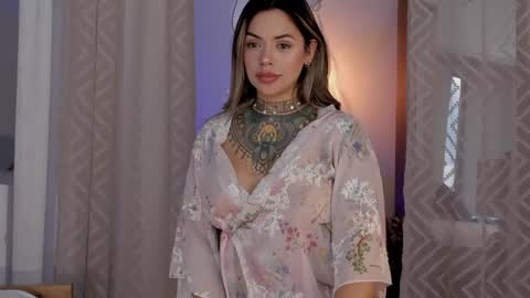 YANDRA CELIS online show from 12/20/24, 10:32