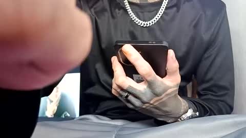 Yan online show from 02/05/26, 03:33