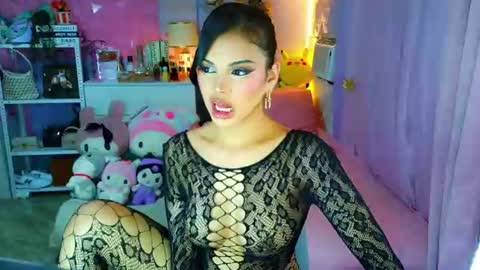 Snapshot of yang_audreylone chatting on 06/19/26, 12:48 YANG AUDREY LONE online show from 06/19/26, 12:48