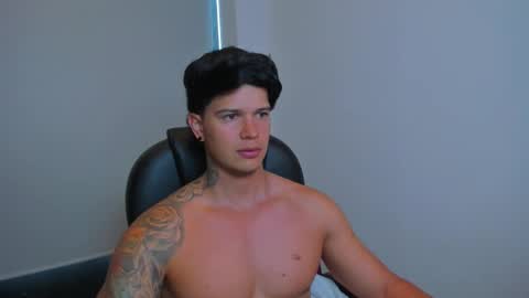 Snapshot of yanka_max1 chatting on 11/29/25, 12:30 new here online show from 11/29/25, 12:30