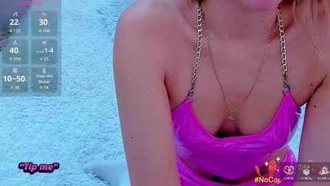 Snapshot of yannanoel chatting on 10/20/25, 06:47 im hot today online show from 10/20/25, 06:47