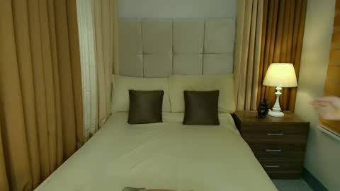 Allisonn online show from 02/06/25, 02:33