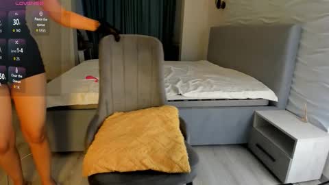 Snapshot of yanyaan chatting on 10/27/25, 01:31 Yana online show from 10/27/25, 01:31