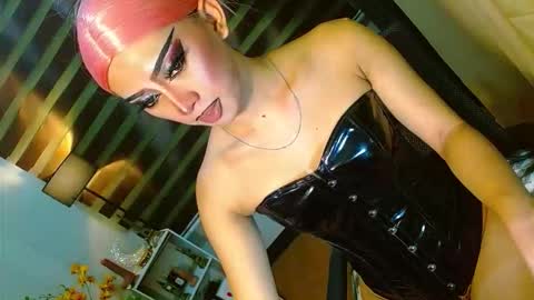 miss yasii online show from 05/18/26, 12:44