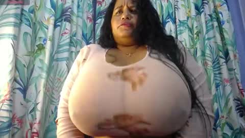 Yasmin online show from 12/25/24, 10:27