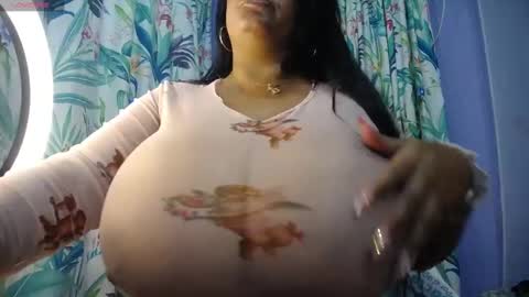 Yasmin online show from 01/05/25, 01:04