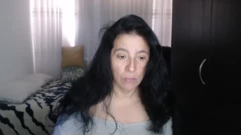 Snapshot of yasmin_love85 chatting on 01/09/25, 03:44 yasmin_love85 online show from 01/09/25, 03:44