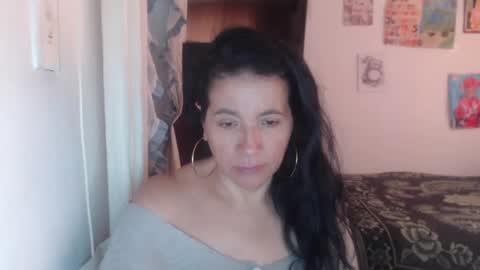 Snapshot of yasmin_love85 chatting on 03/10/25, 04:14 yasmin_love85 online show from 03/10/25, 04:14