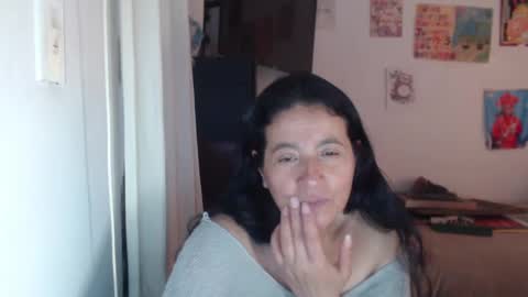 Snapshot of yasmin_love85 chatting on 09/15/25, 04:40 yasmin_love85 online show from 09/15/25, 04:40