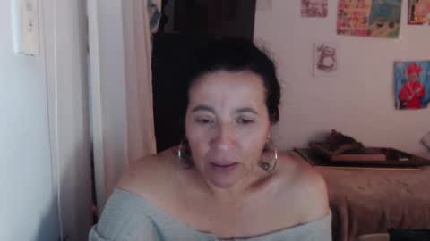 Snapshot of yasmin_love85 chatting on 10/14/25, 05:58 yasmin_love85 online show from 10/14/25, 05:58