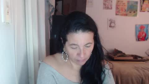 Snapshot of yasmin_love85 chatting on 11/13/25, 02:49 yasmin_love85 online show from 11/13/25, 02:49