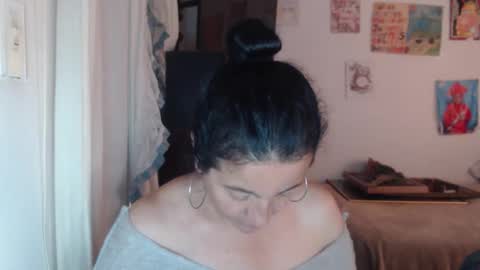Snapshot of yasmin_love85 chatting on 11/25/25, 03:12 yasmin_love85 online show from 11/25/25, 03:12
