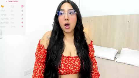 Yasmin Ortiz online show from 04/12/26, 03:33