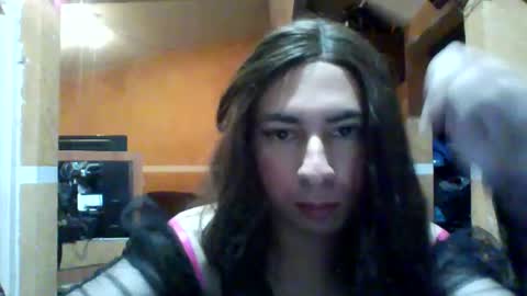 Snapshot of yasmin_paez23 chatting on 01/05/25, 08:43 Yasmin Paez online show from 01/05/25, 08:43