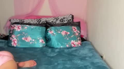 Snapshot of yasminayazzie chatting on 01/27/25, 06:41 Yasmina online show from 01/27/25, 06:41