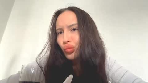 Yasmin online show from 05/01/26, 08:08