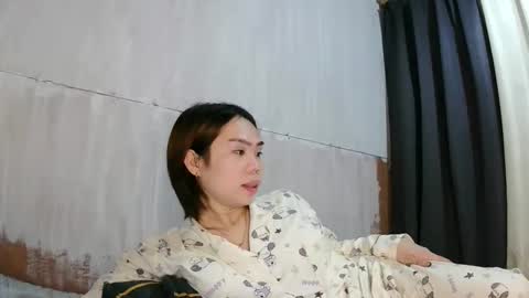 Snapshot of yasminsmith12 chatting on 12/15/25, 11:42 yasminsmith12 online show from 12/15/25, 11:42