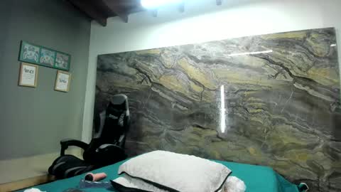 Snapshot of yaya____ chatting on 02/19/25, 10:12 yaya____ online show from 02/19/25, 10:12