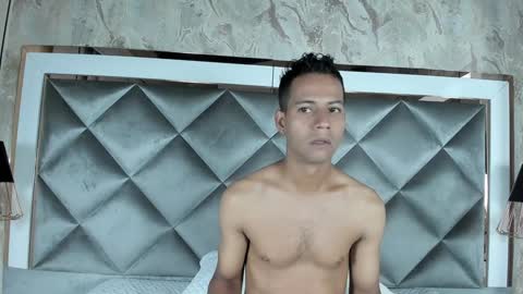 Snapshot of yayi_derek chatting on 02/08/25, 11:55 yayi derek online show from 02/08/25, 11:55