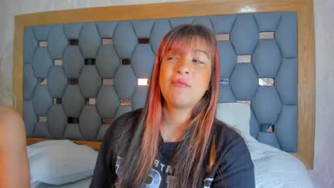 Snapshot of yayi_derek chatting on 09/17/25, 11:34 yayi derek online show from 09/17/25, 11:34