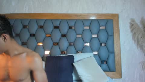 Snapshot of yayi_derek chatting on 10/18/25, 11:33 yayi derek online show from 10/18/25, 11:33