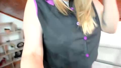Snapshot of yayita_mature chatting on 05/12/26, 04:15 yayita online show from 05/12/26, 04:15