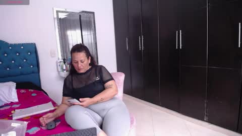 Snapshot of yazmin_mature chatting on 05/24/26, 03:50 Jasmin online show from 05/24/26, 03:50