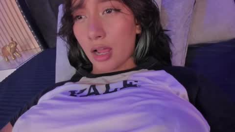 Snapshot of yazmin_rouse chatting on 02/23/25, 08:44 Yazmin online show from 02/23/25, 08:44