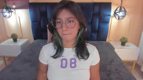 Snapshot of yazmin_rouse chatting on 02/27/25, 02:10 Yazmin online show from 02/27/25, 02:10