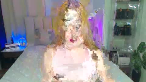 Snapshot of yazmin_shines chatting on 09/11/25, 02:33 Yazzi online show from 09/11/25, 02:33