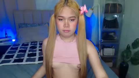 Snapshot of yazmin_shines chatting on 10/10/25, 01:26 Yazzi online show from 10/10/25, 01:26