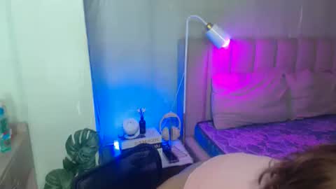 Snapshot of yazmin_shines chatting on 11/09/25, 01:59 Yazzi online show from 11/09/25, 01:59