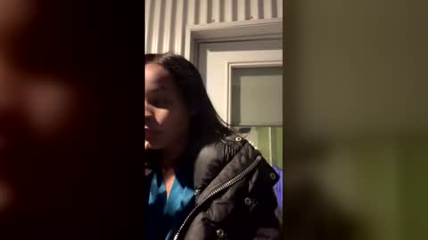 Snapshot of yazzybae3 chatting on 12/21/25, 12:34 yazzybae3 online show from 12/21/25, 12:34