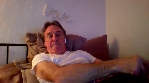 Snapshot of yeah_baby6988 chatting on 11/23/25, 12:32 yeah_baby6988 online show from 11/23/25, 12:32