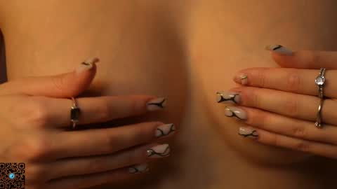 Snapshot of yeepshyy chatting on 01/06/25, 10:05 Kate online show from 01/06/25, 10:05