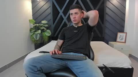 Snapshot of yeiko_romero_ chatting on 02/12/25, 05:26 YEIKO ROMERO online show from 02/12/25, 05:26