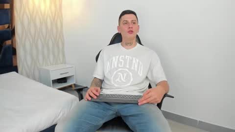 Snapshot of yeiko_romero_ chatting on 02/18/25, 05:42 YEIKO ROMERO online show from 02/18/25, 05:42