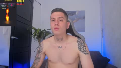 Snapshot of yeiko_romero_ chatting on 11/25/25, 06:19 YEIKO ROMERO online show from 11/25/25, 06:19