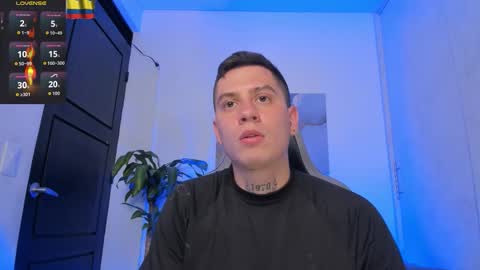 Snapshot of yeiko_romero_ chatting on 11/27/25, 10:23 YEIKO ROMERO online show from 11/27/25, 10:23