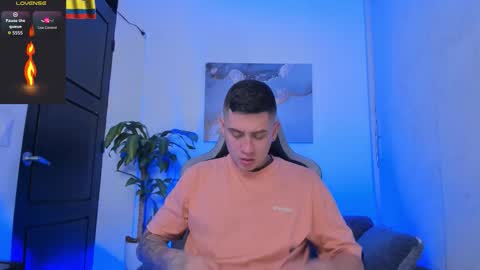 Snapshot of yeiko_romero_ chatting on 11/30/25, 04:05 YEIKO ROMERO online show from 11/30/25, 04:05