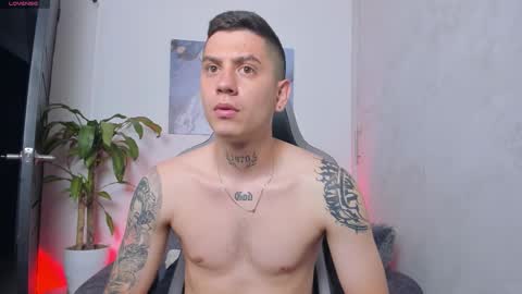 Snapshot of yeiko_romero_ chatting on 12/18/25, 03:51 YEIKO ROMERO online show from 12/18/25, 03:51