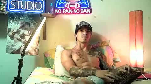 yeisoncastellanos1999 online show from 11/24/25, 07:24