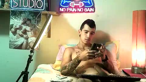 yeisoncastellanos1999 online show from 12/17/25, 07:09